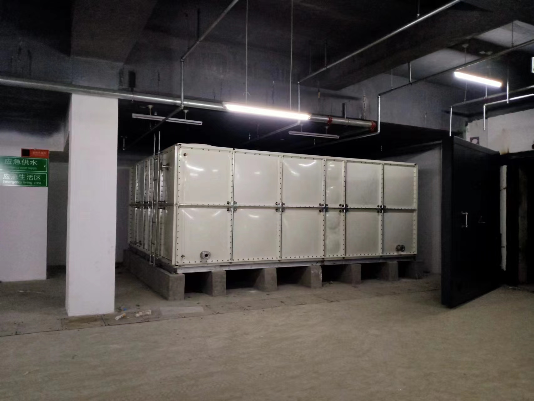 SMC玻璃鋼水箱結構的材料性能?